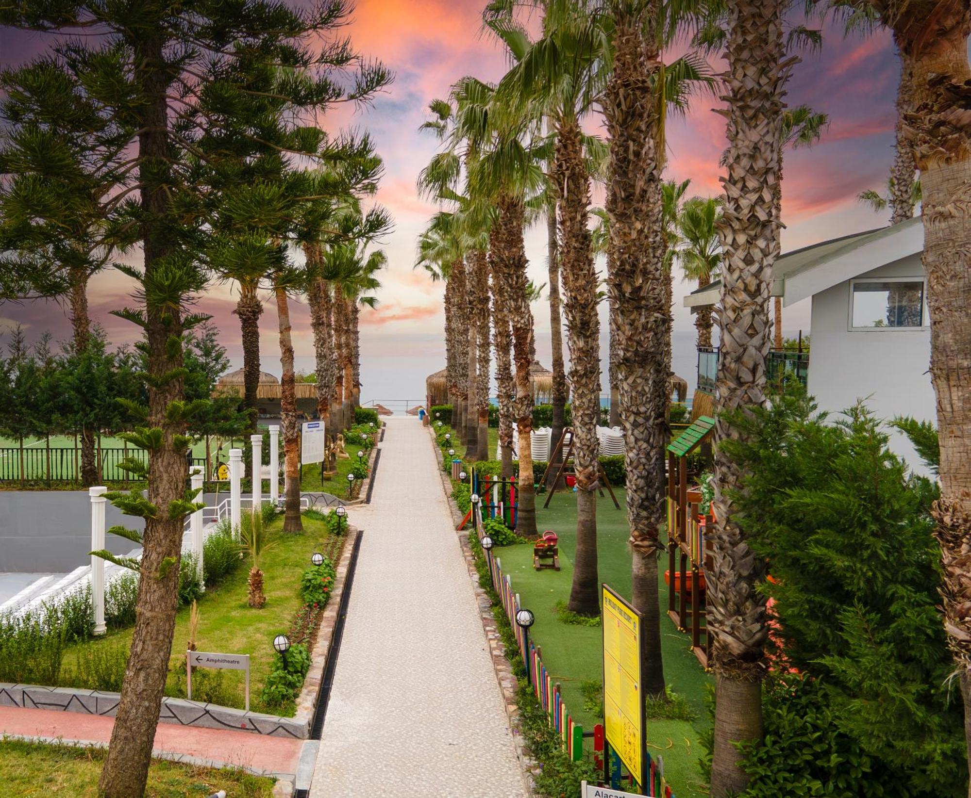 Holiday Park Resort Okurcalar Exterior foto